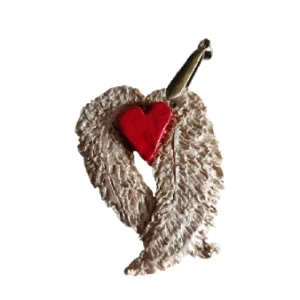 Asas de Anjo Abraçando coração